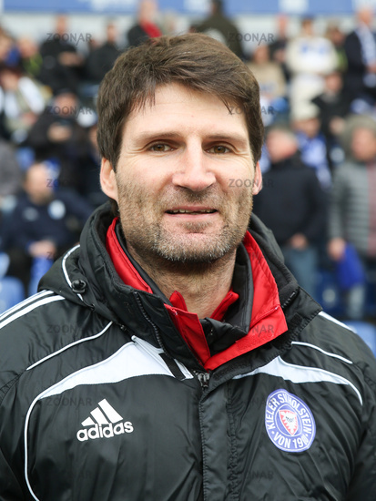 Co-Trainer <b>Jan Sandmann</b> (Holstein Kiel)3.Liga Saison 2015/16 - 10_35b97942ade357c99f3e42b289234201