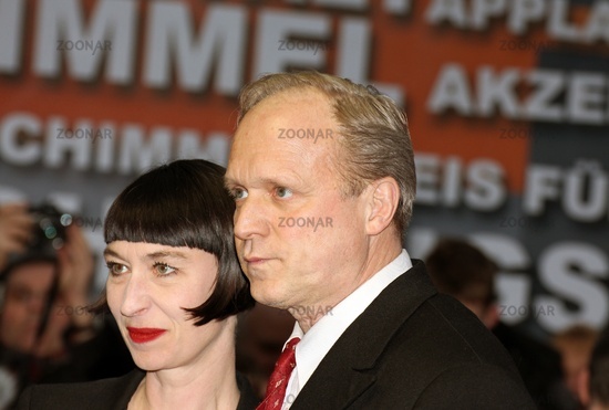 Ulrich Tukur mit Ehefrau <b>Katharina John</b> - 10_22d22b613e1de7c62d615a1e6011d7c3